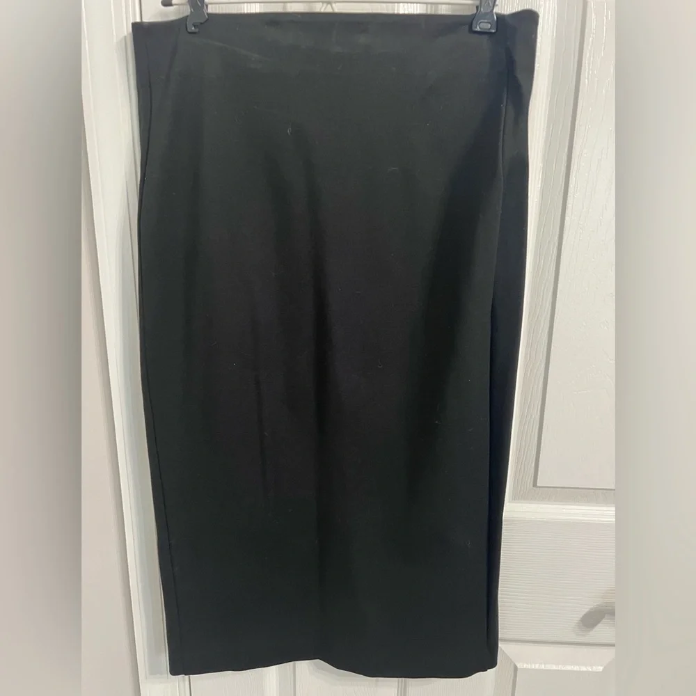 Vince Camuto Black Ribbed Pencil Skirt, Size M